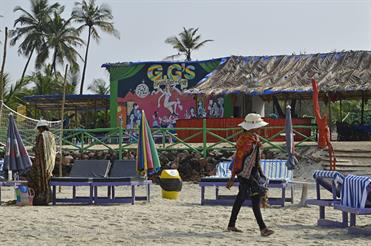 01 Mobor-Beach_and_Cavelossim-Beach,_Goa_DSC7376_b_H600